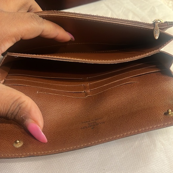 Louis Vuitton - Wallet With D Ring - Snap Need Tighten - Picture 5 of 5